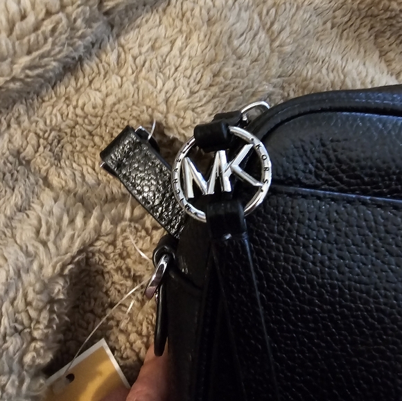 NWT MICHAEL KORS PEBBLED LEATHER  CROSSBODY - Picture 7 of 8